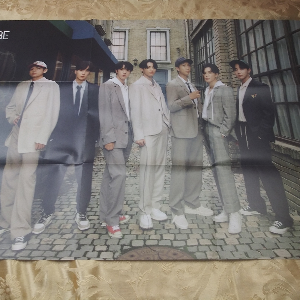 BTS BE album - Picture 12 of 14